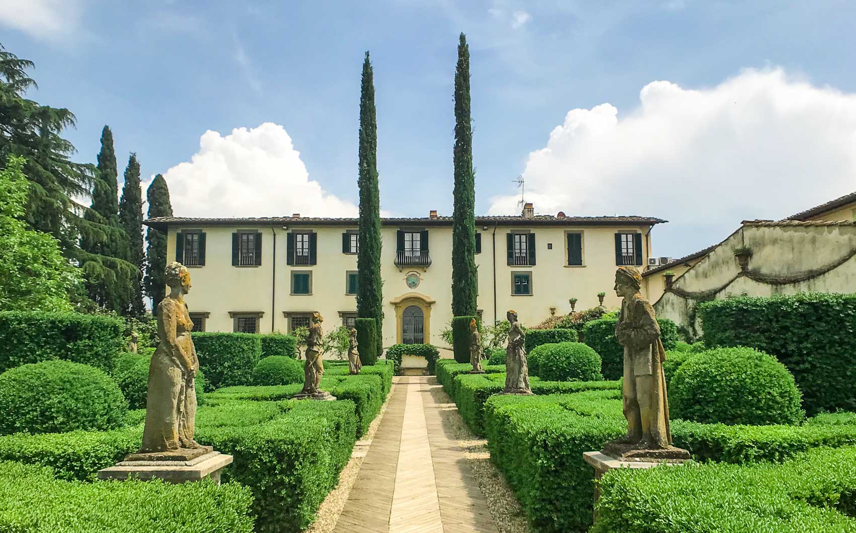 Villa for the Chianti wine tasting