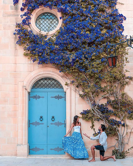 Blue Mdina Door @comewithus.pt